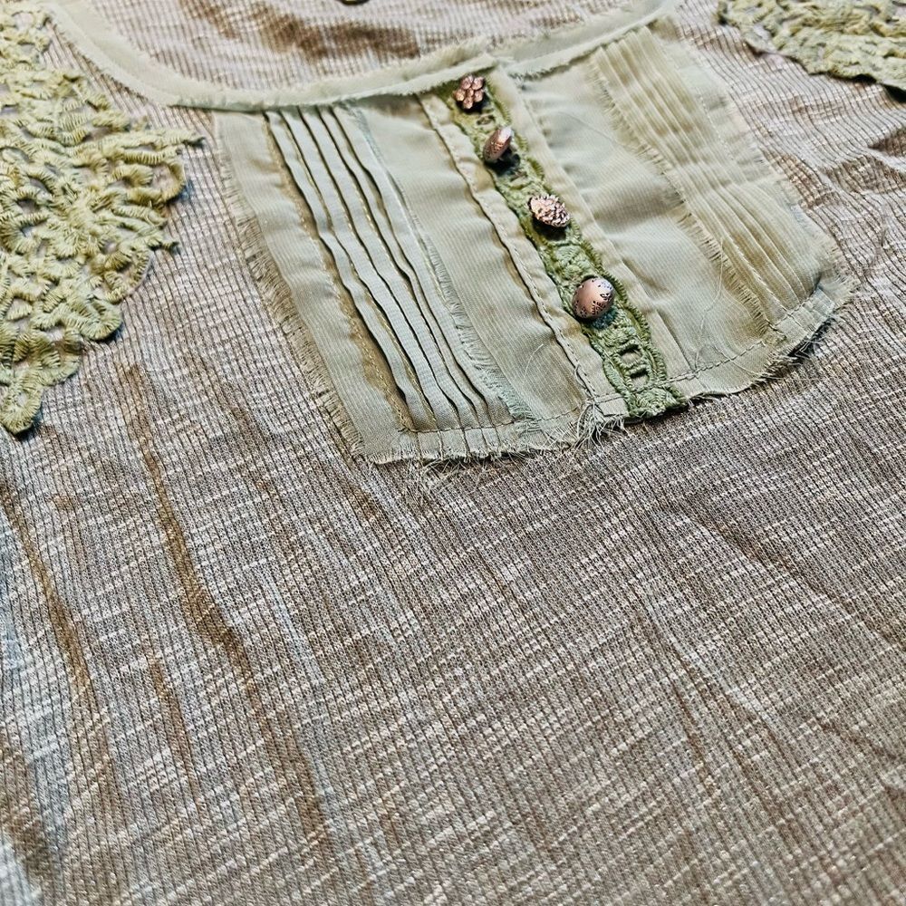 BKE Women’s Large Sage Green Thermal Henley Crochet Lace Boho Western Top - Picture 10 of 13